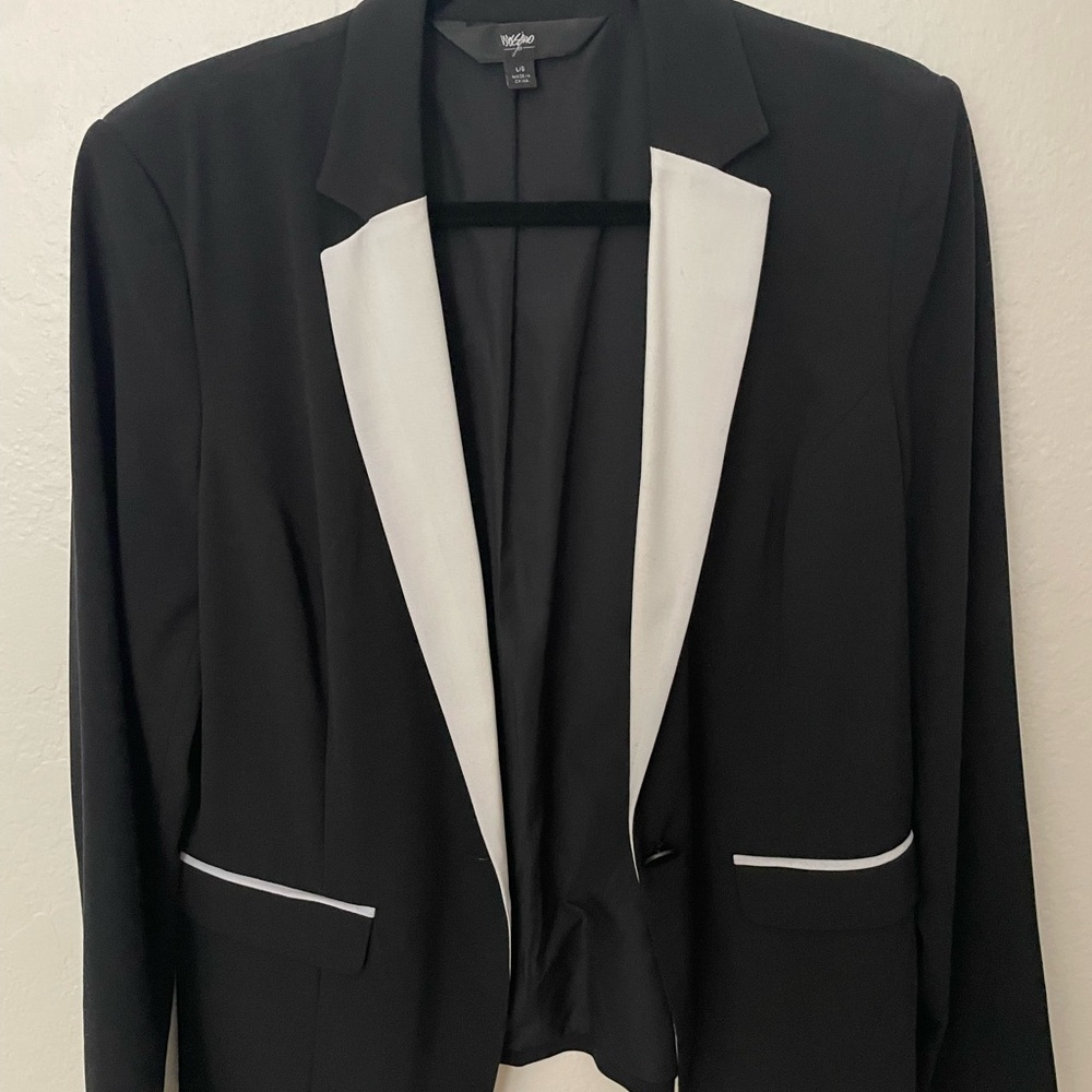 NWT: Mossimo from Target: Black Blazer with White Lapel and Pocket Trim, Size L